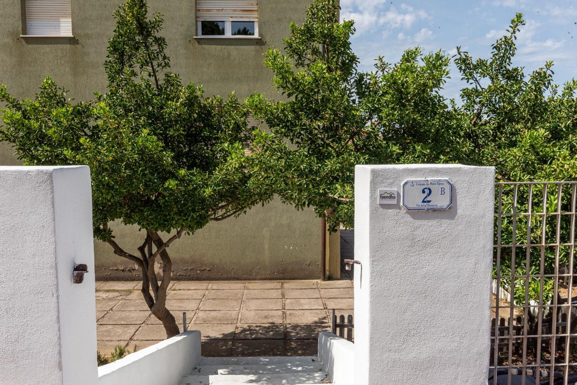 Guest House - Affittacamere Green Apartment - By Faendho Porto Torres Exterior photo