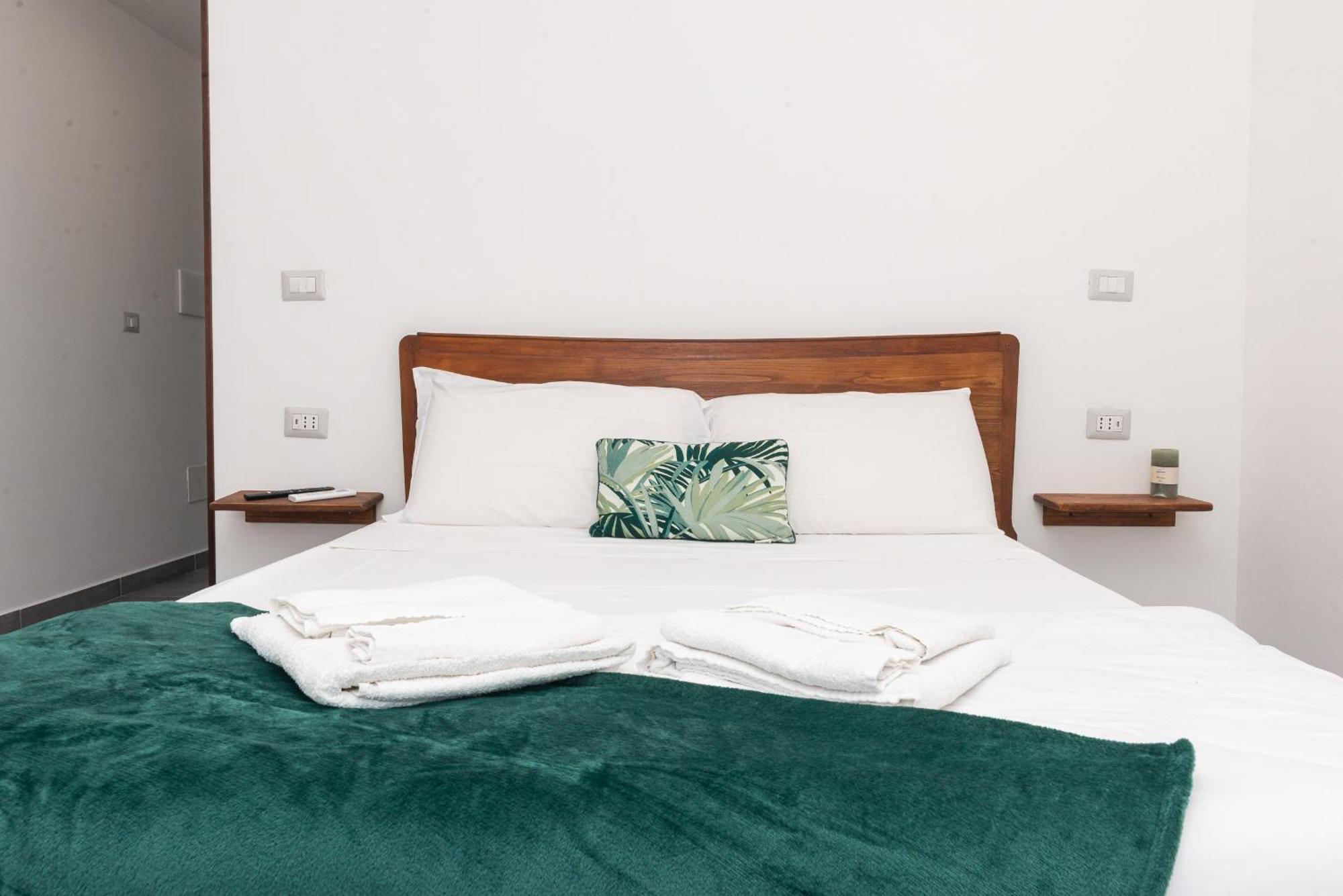 Guest House - Affittacamere Green Apartment - By Faendho Porto Torres Exterior photo